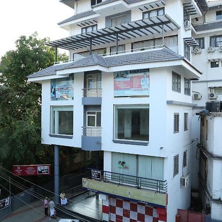 Hazmi Inn Perintalmanna Dış mekan fotoğraf