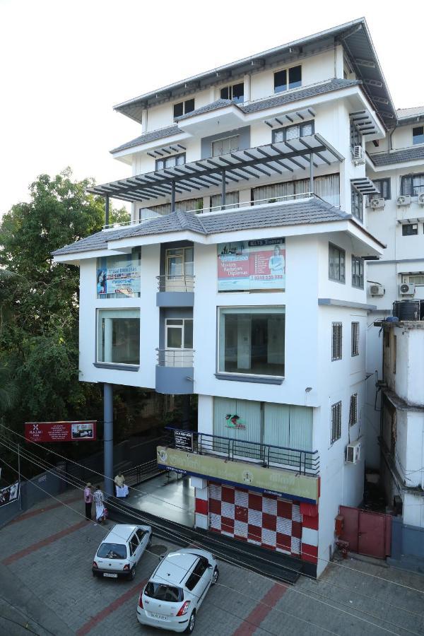 Hazmi Inn Perintalmanna Dış mekan fotoğraf